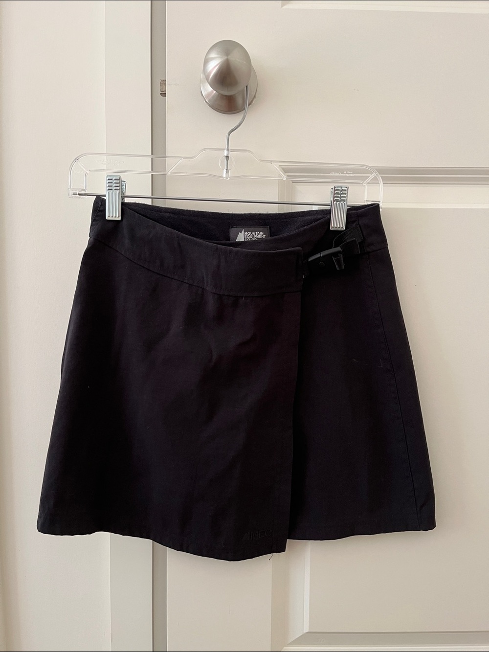 Black Outdoor Skirt with Side Buckle